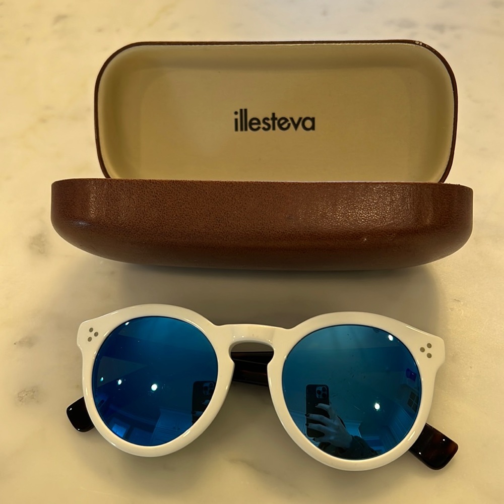 Illesteva Leonard Sunglasses Tortoise & White Frame w. Blue Mirrored Lens